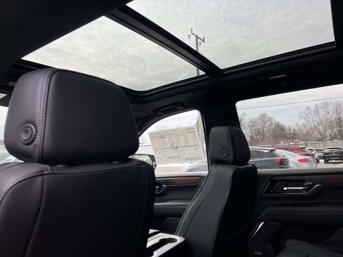 New 2026 GMC Yukon Denali w/ Sun & Power Step Package image 12