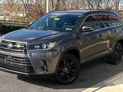 Used 2019 Toyota Highlander SE
