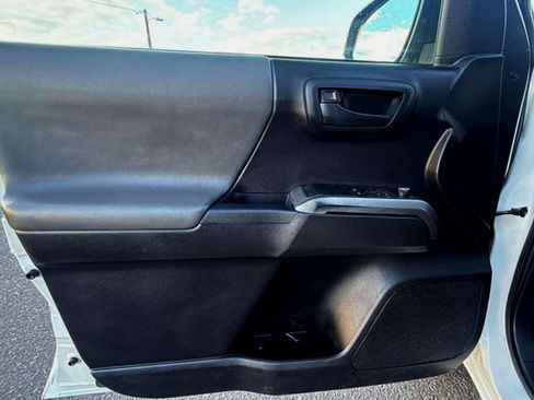 Used 2017 Toyota Tacoma SR5 image 18