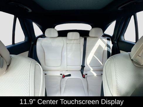 Used 2024 Mercedes-Benz GLC 300 4MATIC image 24