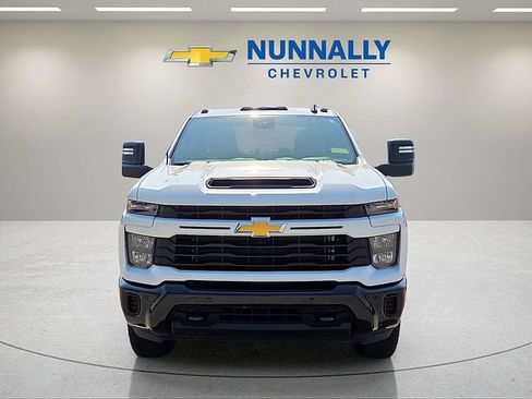 Used 2026 Chevrolet Silverado 2500 Custom w/ Custom Value Package AWD/4WD image 9