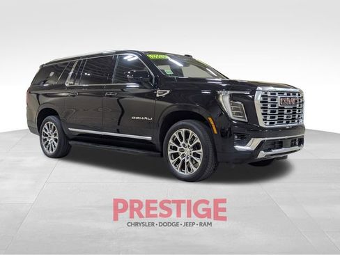 Used 2025 GMC Yukon XL Denali image 5