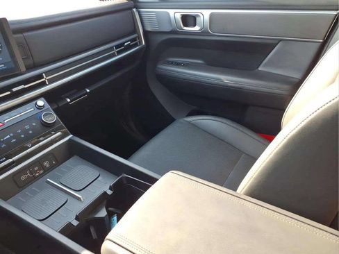 Used 2024 Hyundai Santa Fe SEL FWD image 11
