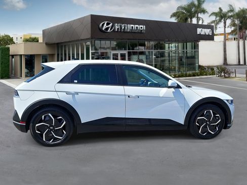 Certified 2024 Hyundai Ioniq 5 SE RWD image 2