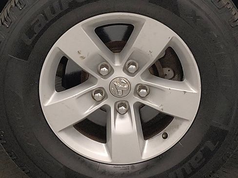 Used 2019 RAM 1500 Classic SLT RWD image 31