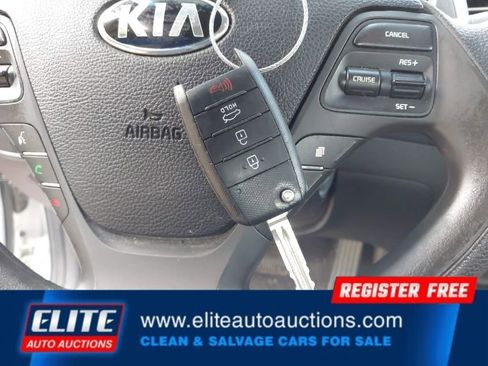Used 2017 Kia Forte LX w/ LX Popular Package image 21