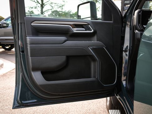 Used 2025 Chevrolet Silverado 2500 LT image 14