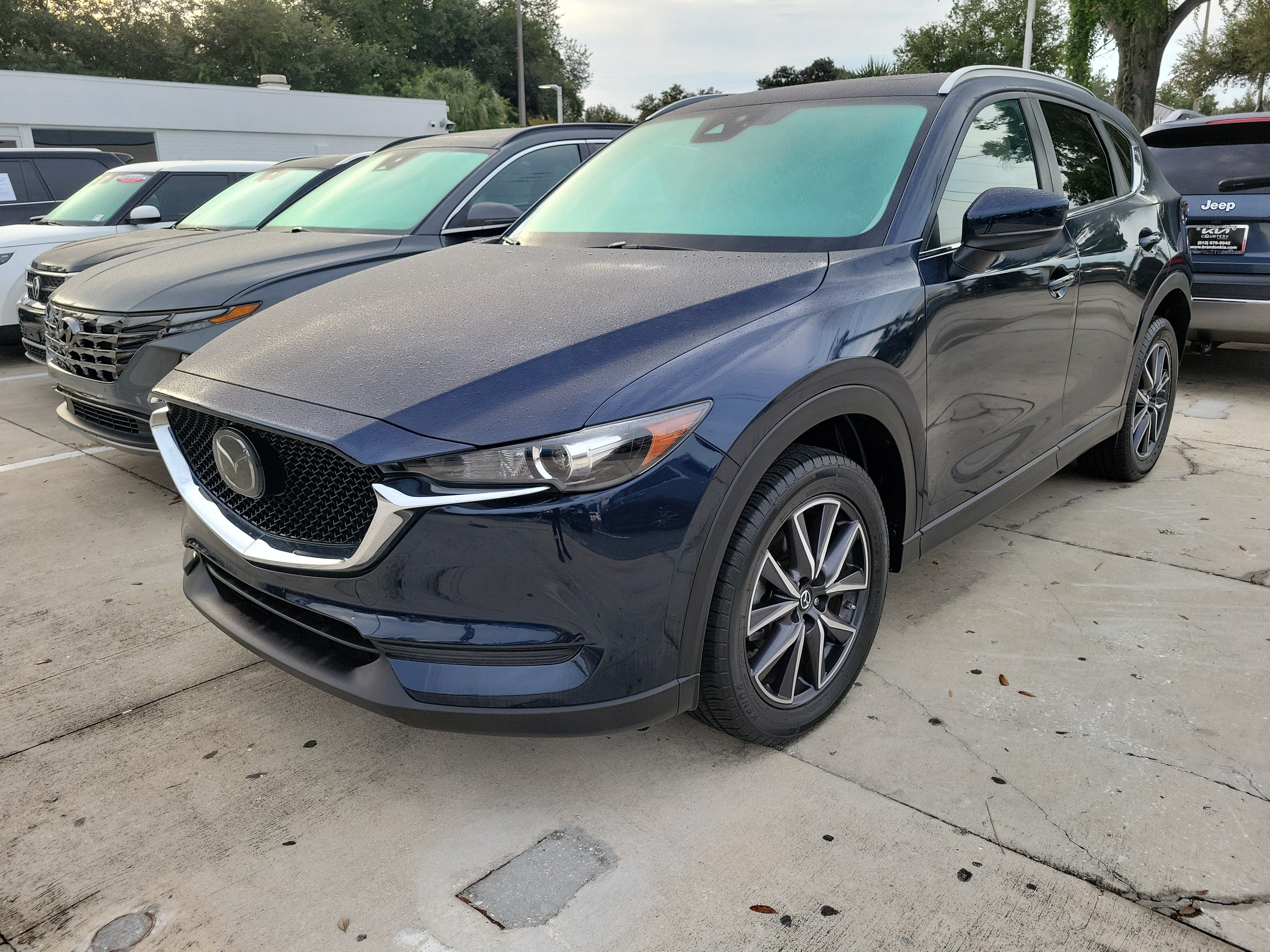 Used 2018 MAZDA CX-5 Touring w/ Preferred Equipment Package FWD image 5