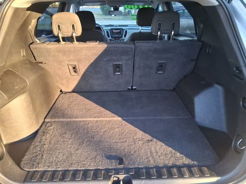 Used 2020 Chevrolet Equinox LS w/ LS Convenience Package image 6