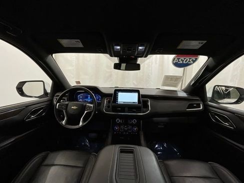 Used 2024 Chevrolet Suburban Premier AWD/4WD image 16