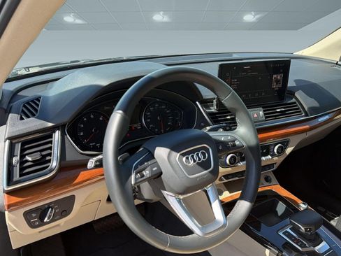 Certified 2023 Audi Q5 2.0T Premium w/ Convenience Package AWD/4WD image 4