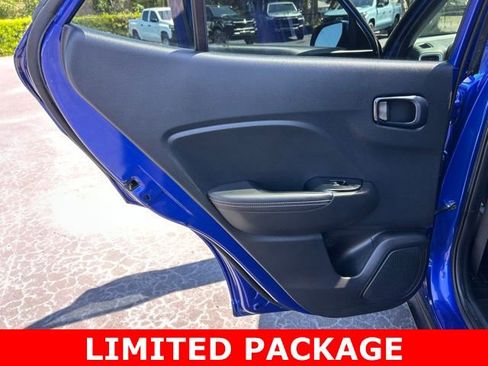 Used 2022 Hyundai Venue Limited FWD image 13