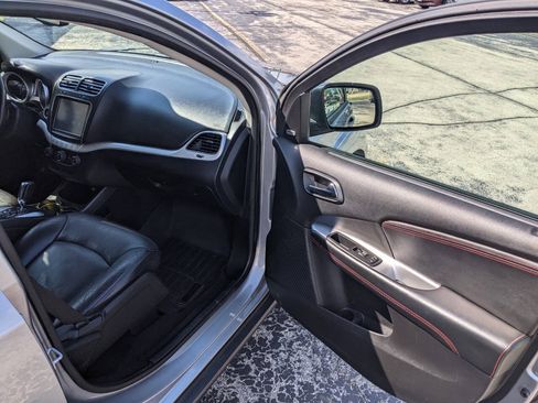 Used 2018 Dodge Journey GT w/ Nav & Sun Group FWD image 14