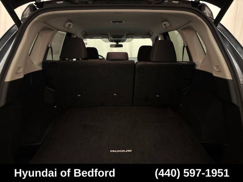 Used 2024 Nissan Rogue SV AWD/4WD image 11
