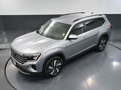 Used 2025 Volkswagen Atlas SE image 61