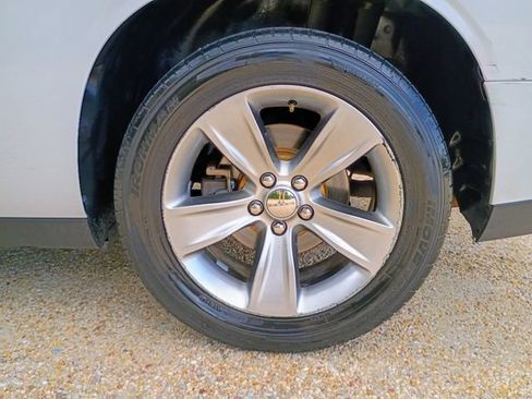 Used 2017 Dodge Challenger SXT RWD image 20
