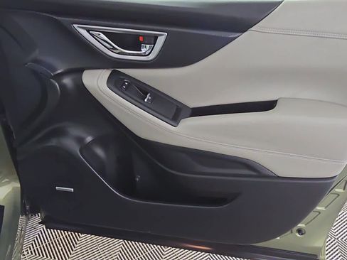 Used 2020 Subaru Forester Limited image 9