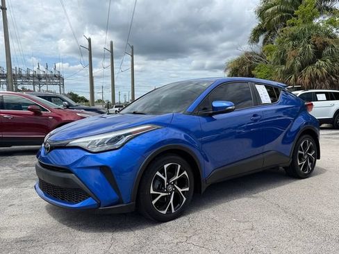 Used 2020 Toyota C-HR XLE FWD image 3