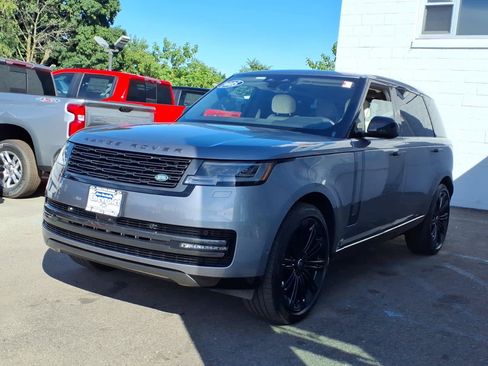 Used 2025 Land Rover Range Rover Long Wheelbase SE AWD/4WD image 3