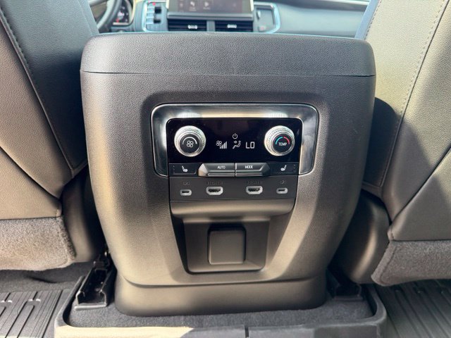 Used 2024 GMC Yukon AT4 w/ Technology Package AWD/4WD image 17