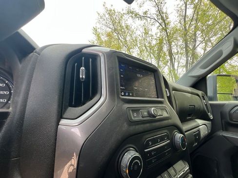 Used 2022 Chevrolet Silverado 2500 Custom w/ Custom Convenience Package AWD/4WD image 19