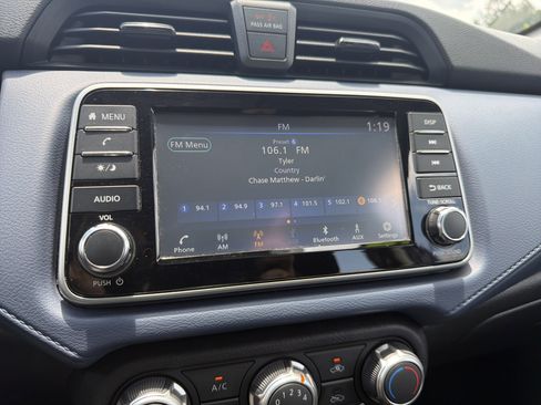 Used 2024 Nissan Versa SV FWD image 5