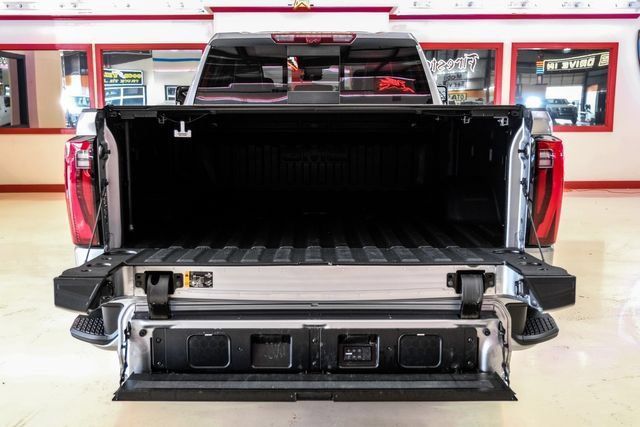Used 2025 GMC Sierra 2500 Denali Ultimate w/ Max Trailering Package AWD/4WD image 9