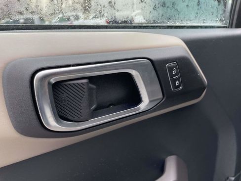 Used 2023 Ford Bronco Wildtrak image 18