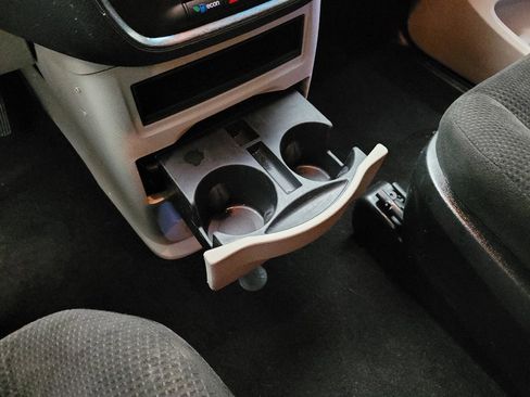 Used 2017 Dodge Grand Caravan SE w/ Power Window Group image 26