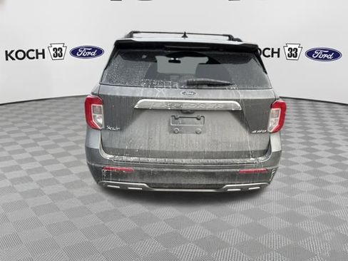 Used 2022 Ford Explorer XLT w/ Equipment Group 202A image 7