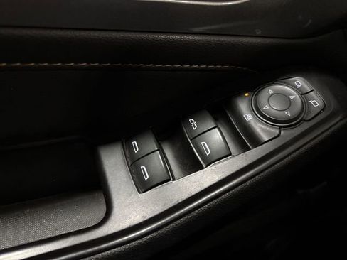 Used 2020 Chevrolet Traverse LT image 16