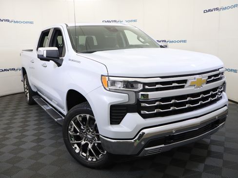 New 2026 Chevrolet Silverado 1500 LTZ w/ LTZ Premium Package AWD/4WD image 2