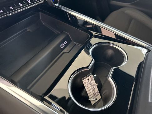 Used 2025 Chevrolet Suburban LS image 52