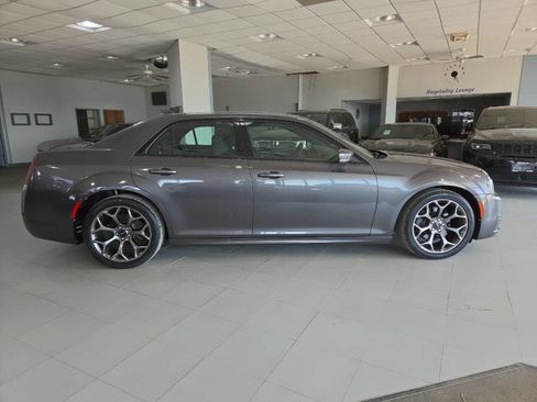 Used 2015 Chrysler 300 S w/ 300S Premium Group RWD image 9