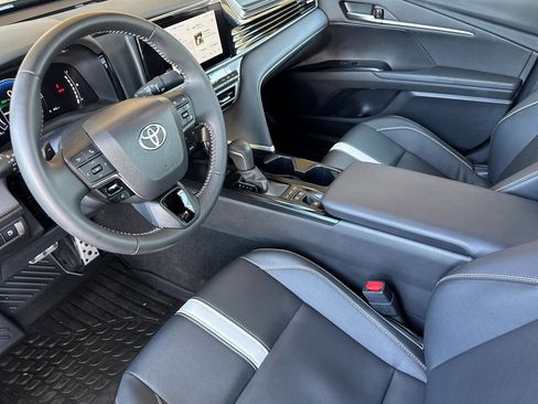 Used 2026 Toyota Camry SE FWD image 10