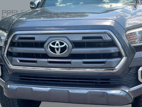 Used 2016 Toyota Tacoma Limited w/ Towing Package AWD/4WD image 23