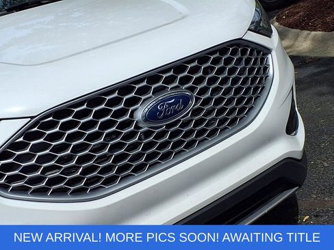 Certified 2023 Ford Edge SEL w/ Convenience Package AWD/4WD image 9