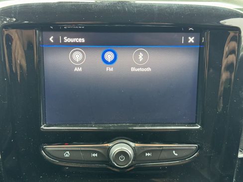 Used 2020 Chevrolet Traverse LS FWD image 25