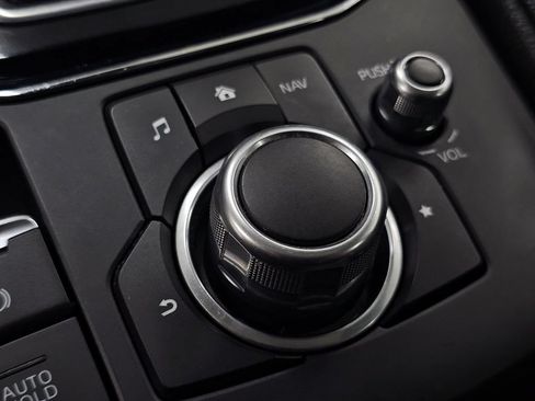 Used 2018 MAZDA CX-5 Touring w/ Preferred Equipment Package AWD/4WD image 19
