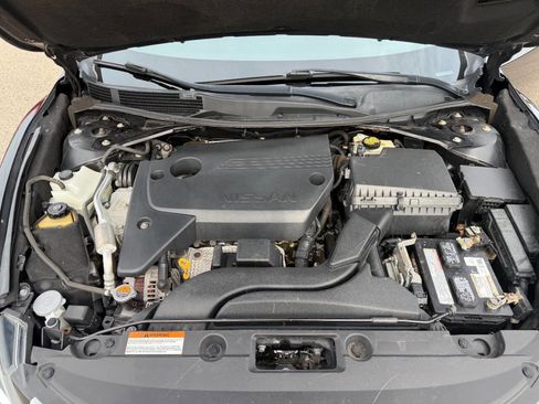 Used 2017 Nissan Altima 2.5 SL w/ Moonroof Package FWD image 9
