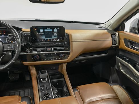 Used 2022 Nissan Pathfinder Platinum image 31