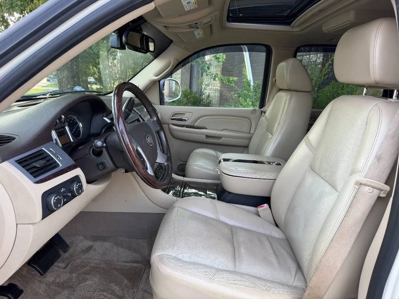 Used 2009 Cadillac Escalade 4WD Hybrid image 16