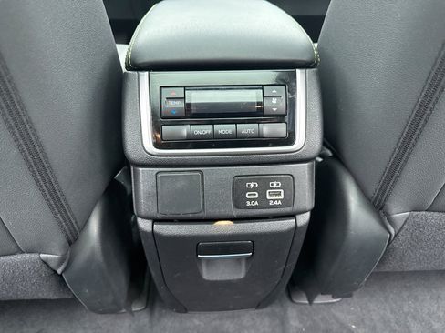 Used 2024 Subaru Ascent Onyx Edition AWD/4WD image 19