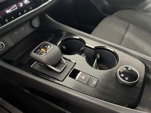 Used 2023 Nissan Rogue SV image 20