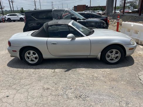 Used 1999 MAZDA MX-5 Miata RWD image 5