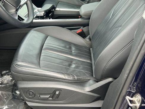 Used 2021 Audi e-tron Premium w/ Convenience Plus Package image 24