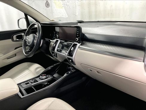 Used 2023 Kia Sorento EX w/ Panoramic Sunroof Package image 14