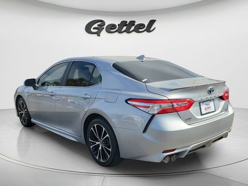Used 2020 Toyota Camry SE image 6
