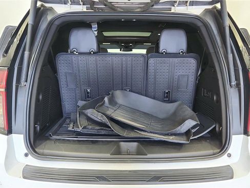 Used 2021 Chevrolet Tahoe LT w/ LT Signature Plus Package AWD/4WD image 19