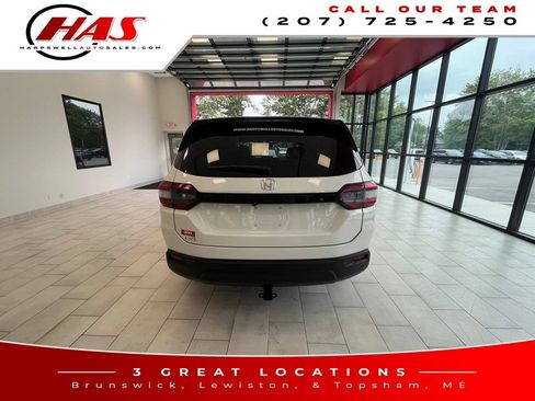 Used 2023 Honda Pilot LX image 4